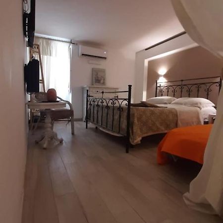 La Nicchia Del Borgo Apartamento Taranto Exterior foto