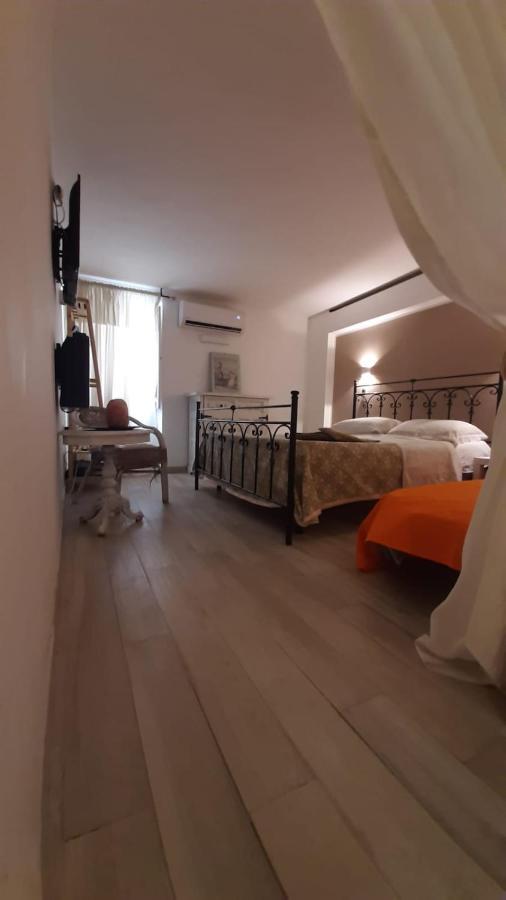 La Nicchia Del Borgo Apartamento Taranto Exterior foto